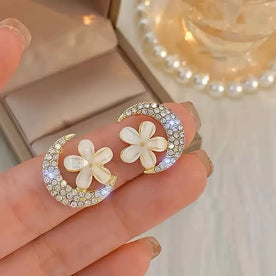 Chand-Phool Sparkle Studs Earrings